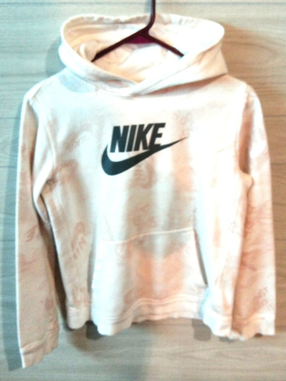 Nike Boy's Hoodie Size X Large Cream Pink Tie-Dye Camouflage Long Sleeves Hooded